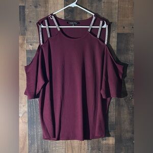 Women's Sz 3x Louise Paris Burgundy Cold Shoulder Top NEW
